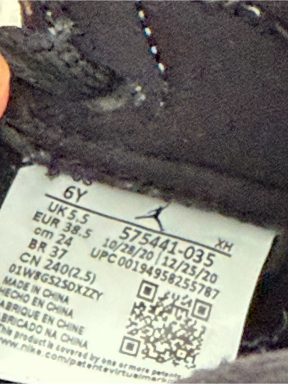 Jordan Retro 1 High OG ‘Shadow 2.0’ - Picture 7 of 9